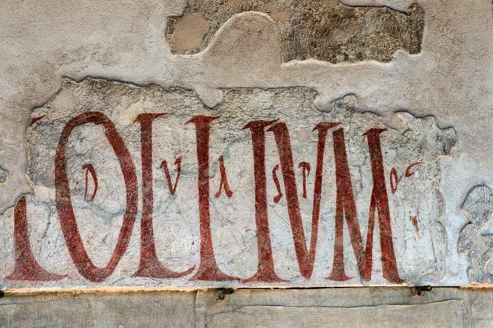 An Hilarious View of Ancient Graffiti in Pompeii - Useless Facts